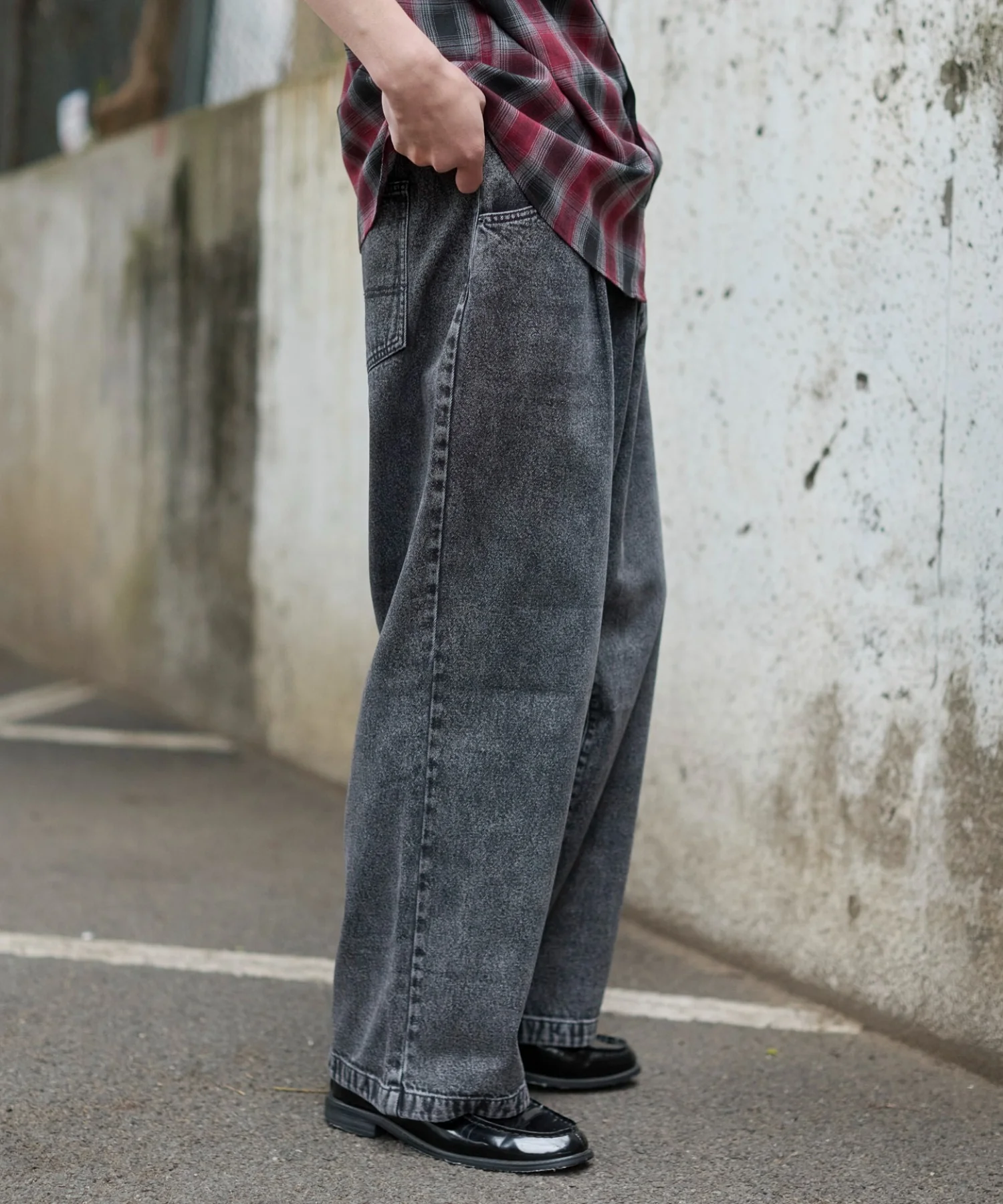 タックワイドストレートデニム - Image 15