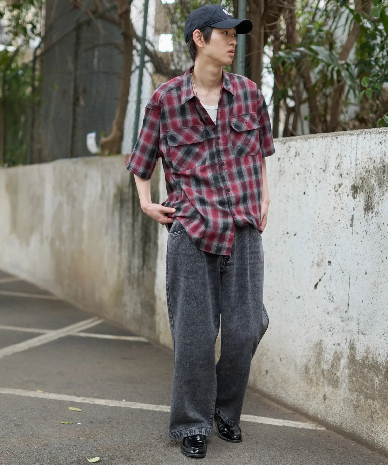 タックワイドストレートデニム - Image 21