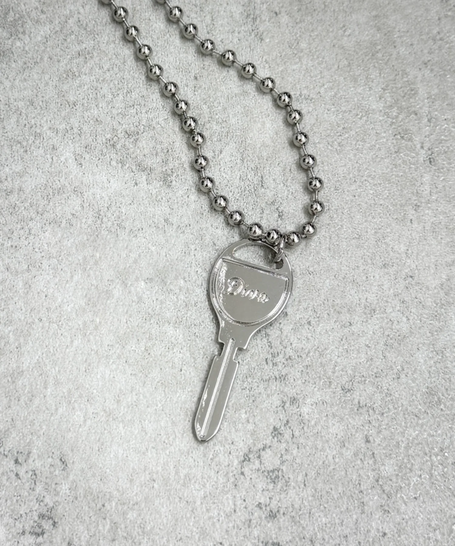 Lキーチャームネックレス - Image 2
