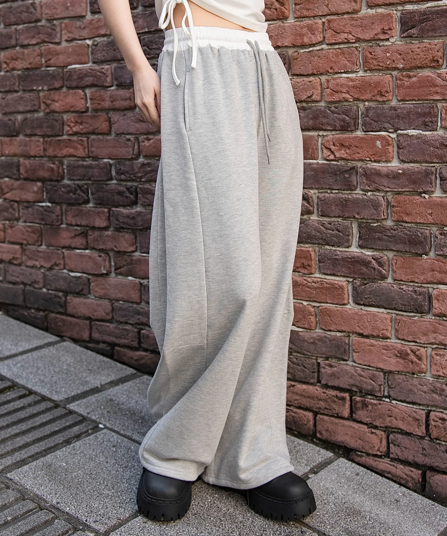 カーブデザインスウェットパンツ - Image 11