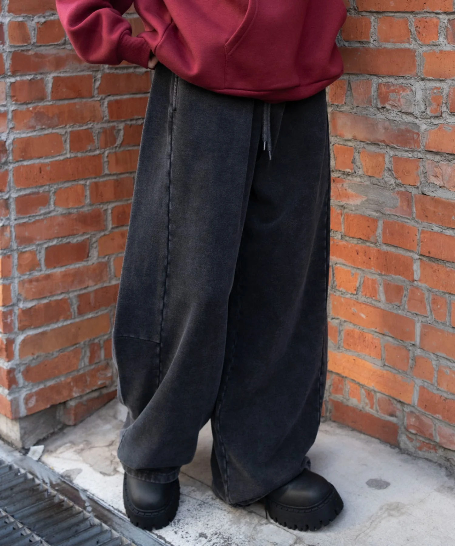カーブデザインスウェットパンツ - Image 21