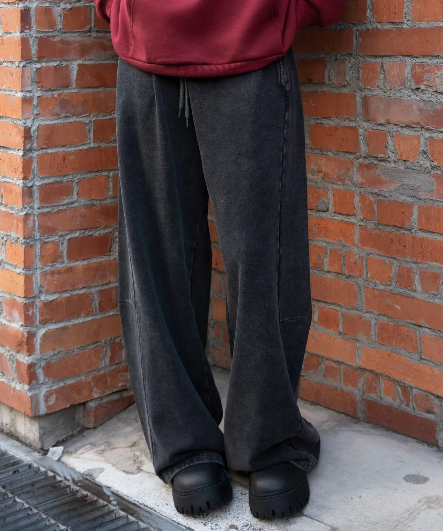 カーブデザインスウェットパンツ - Image 22
