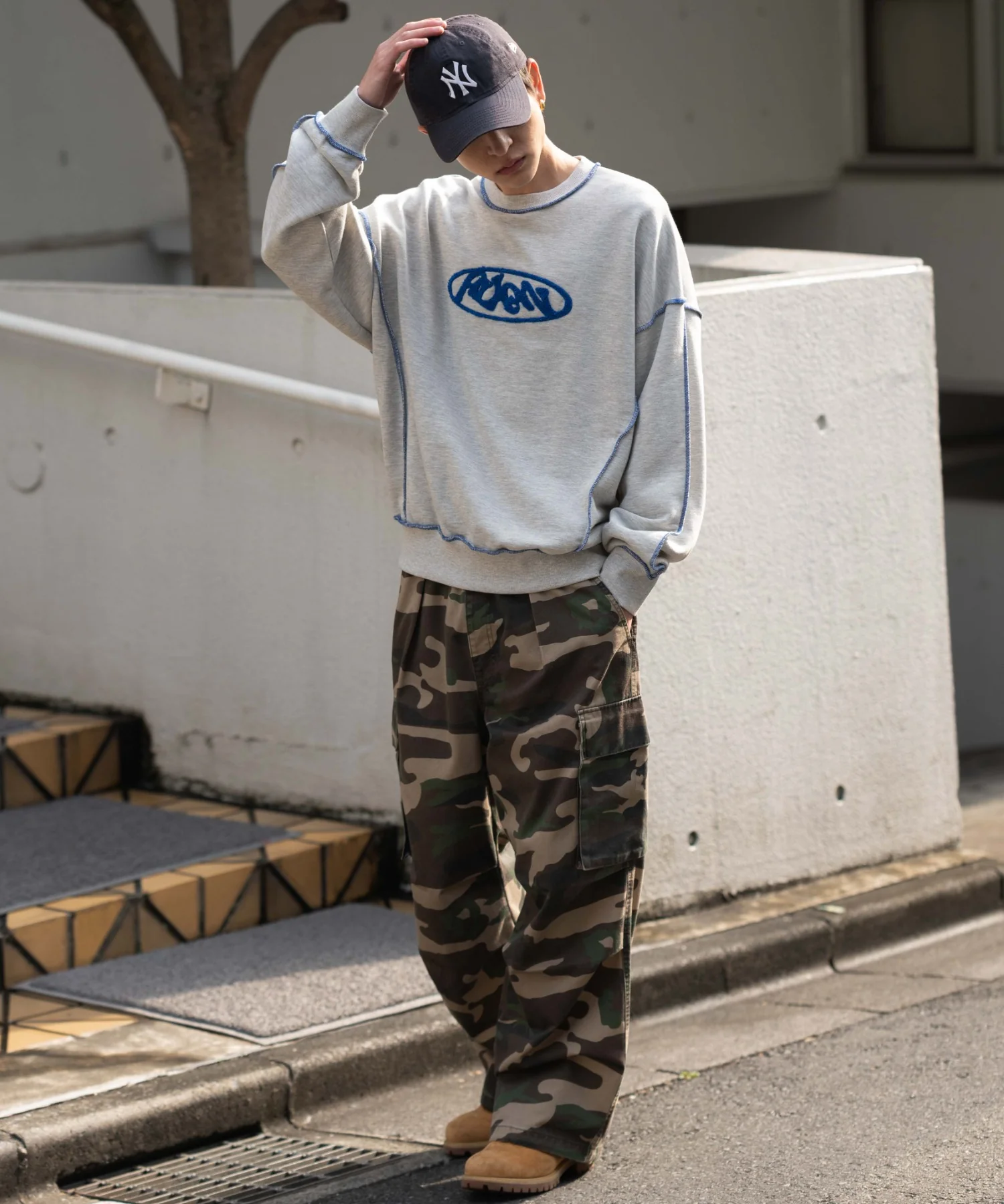 ショートカラーステッチサガラロゴプルオーバー - Image 6