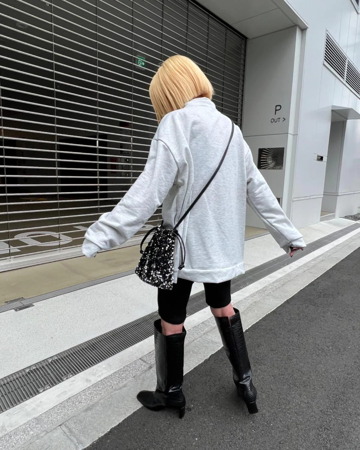 ハーフジップロゴスウェット - Image 9