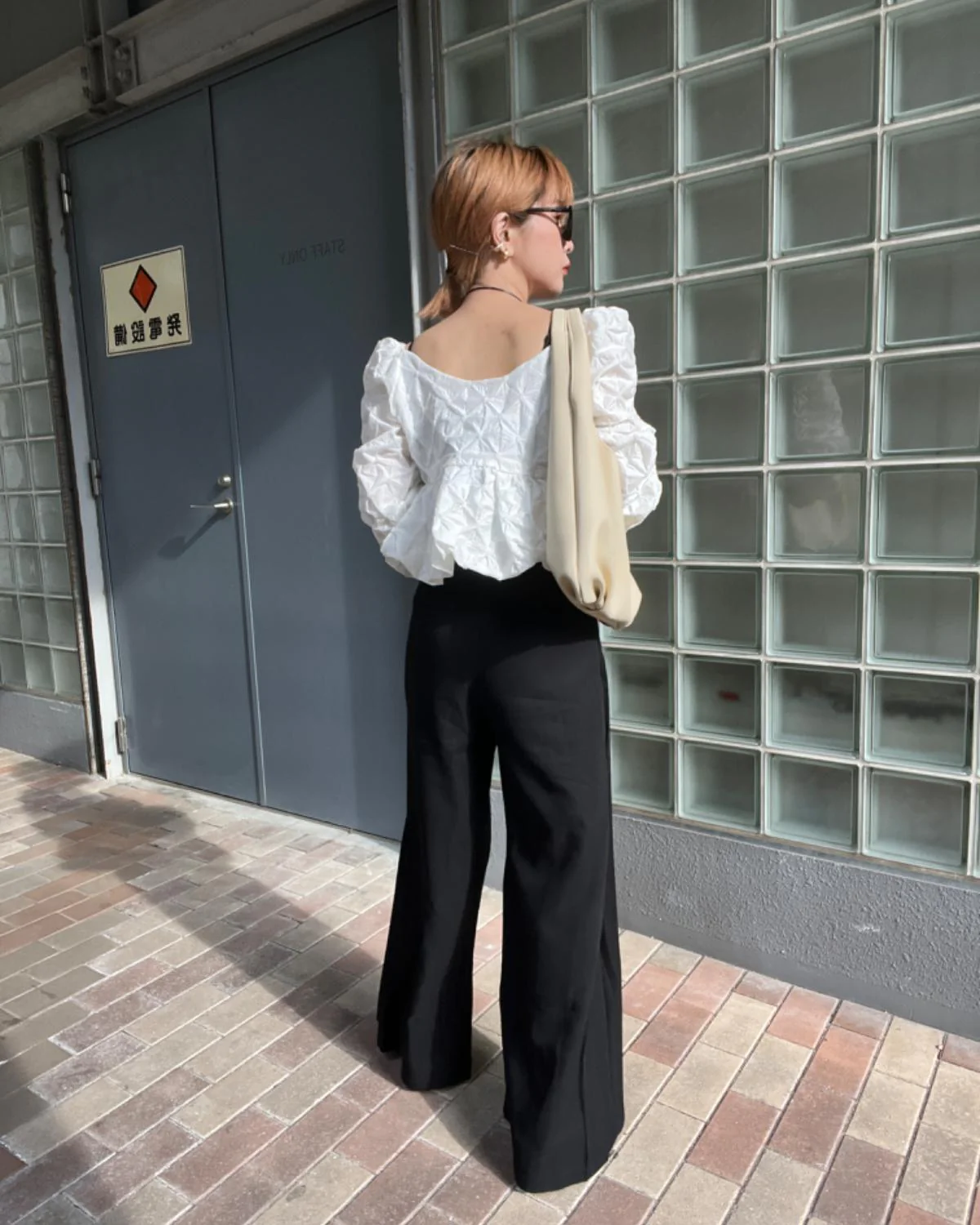 タックワイドフレアパンツ - Image 16