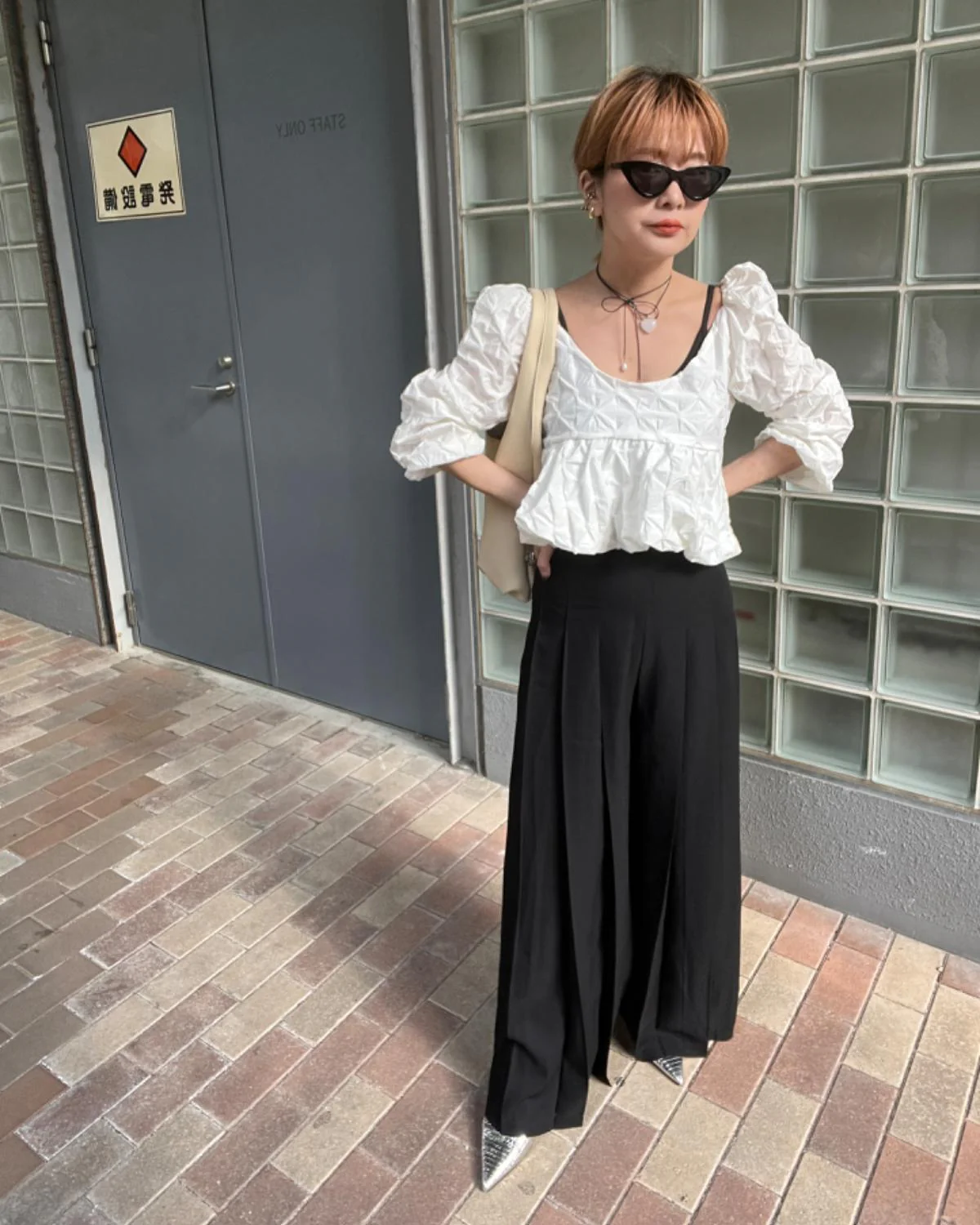 タックワイドフレアパンツ - Image 19
