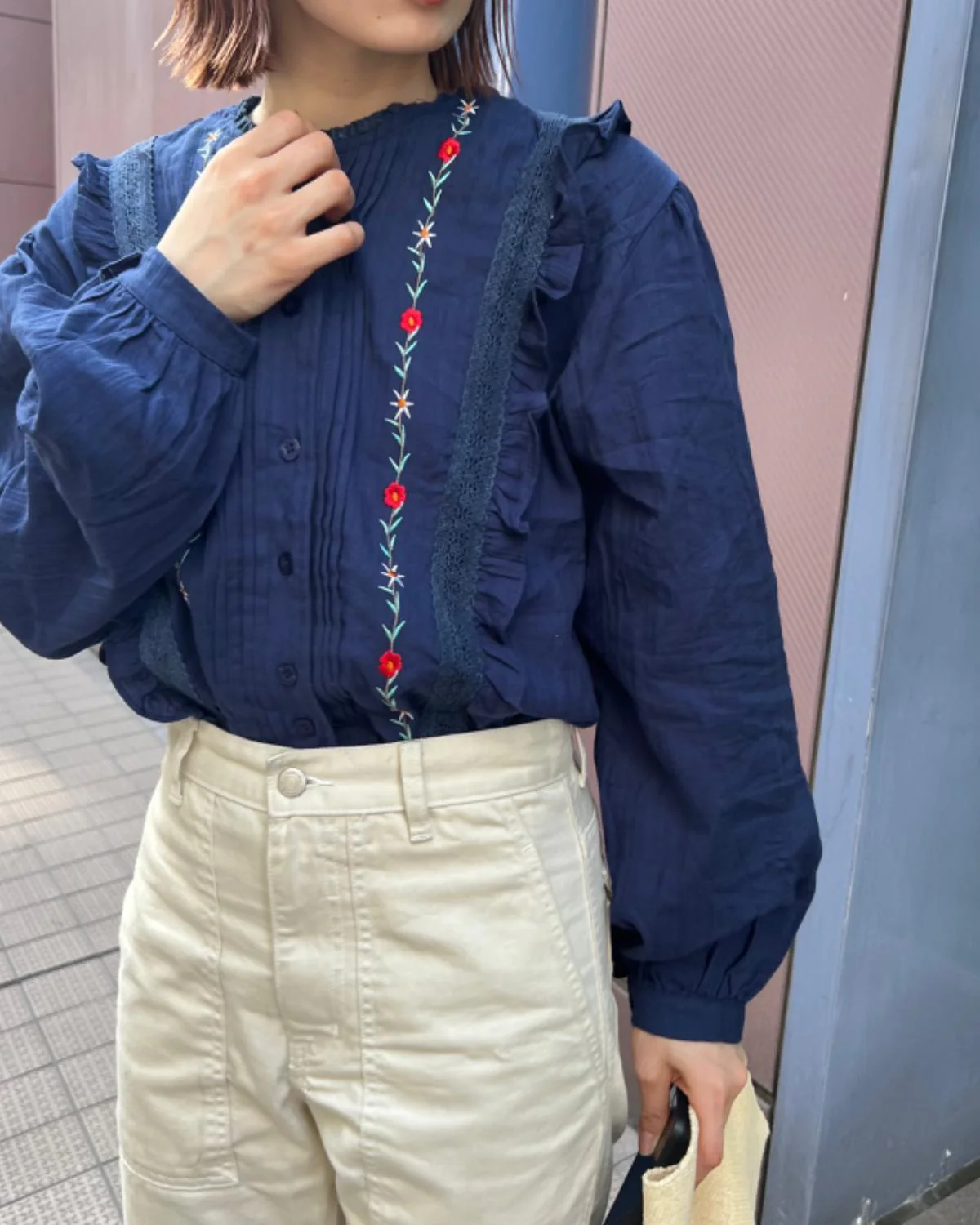 ピンタックフリルブラウス - Image 10