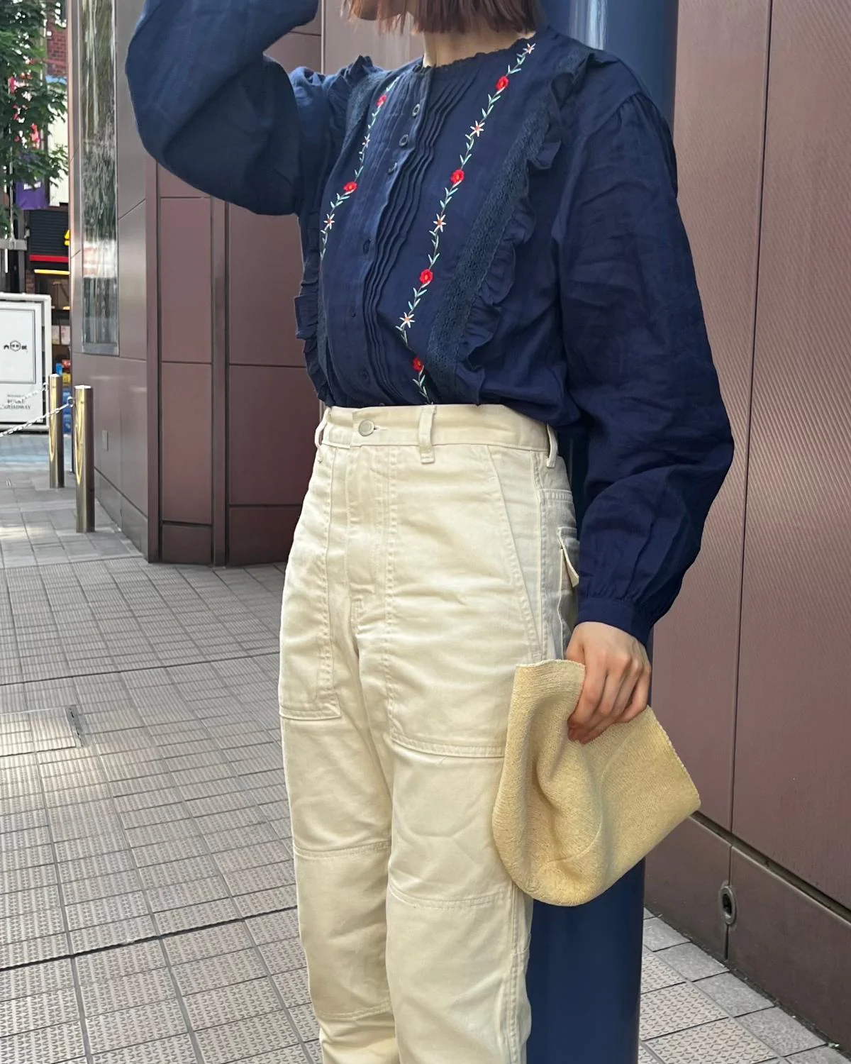 ピンタックフリルブラウス - Image 2