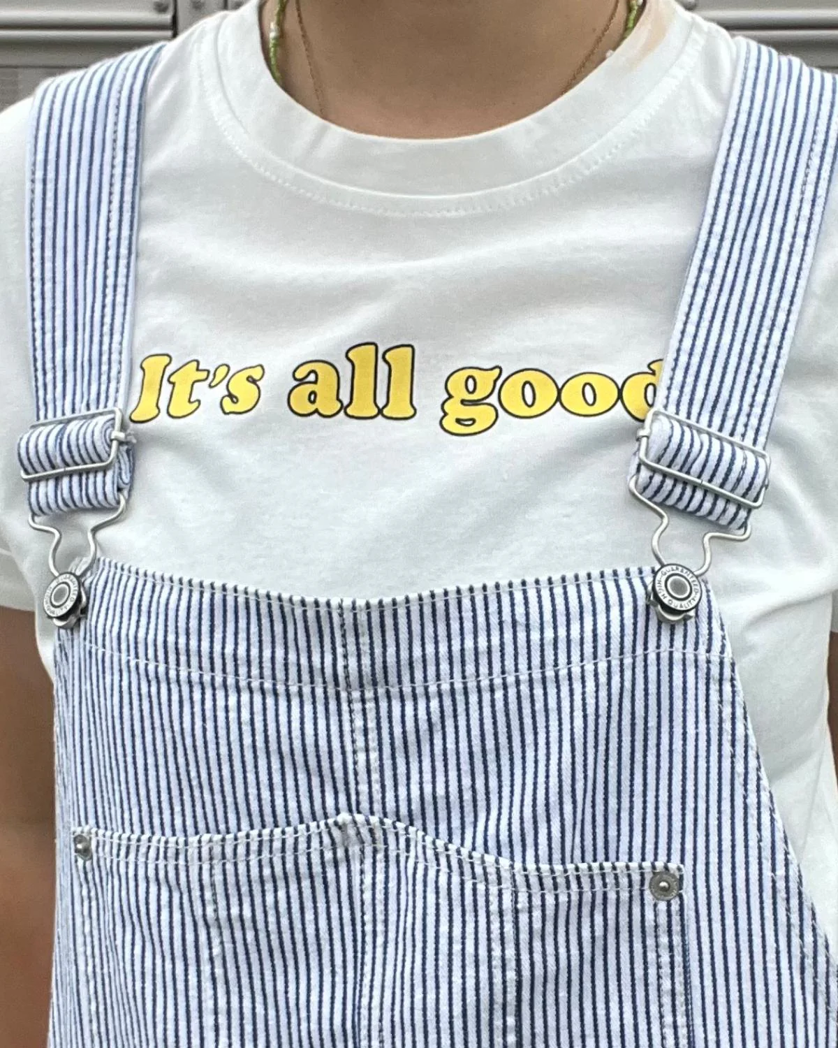 ロゴグラフィックTシャツ - Image 18