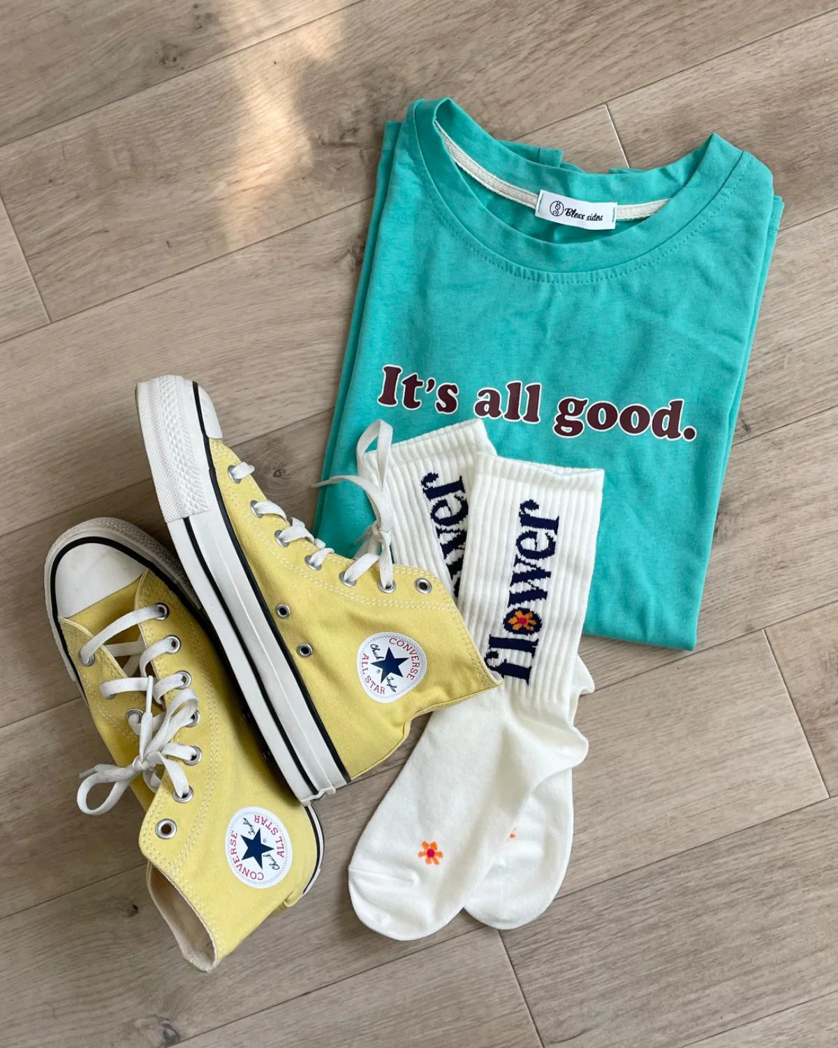 ロゴグラフィックTシャツ - Image 3
