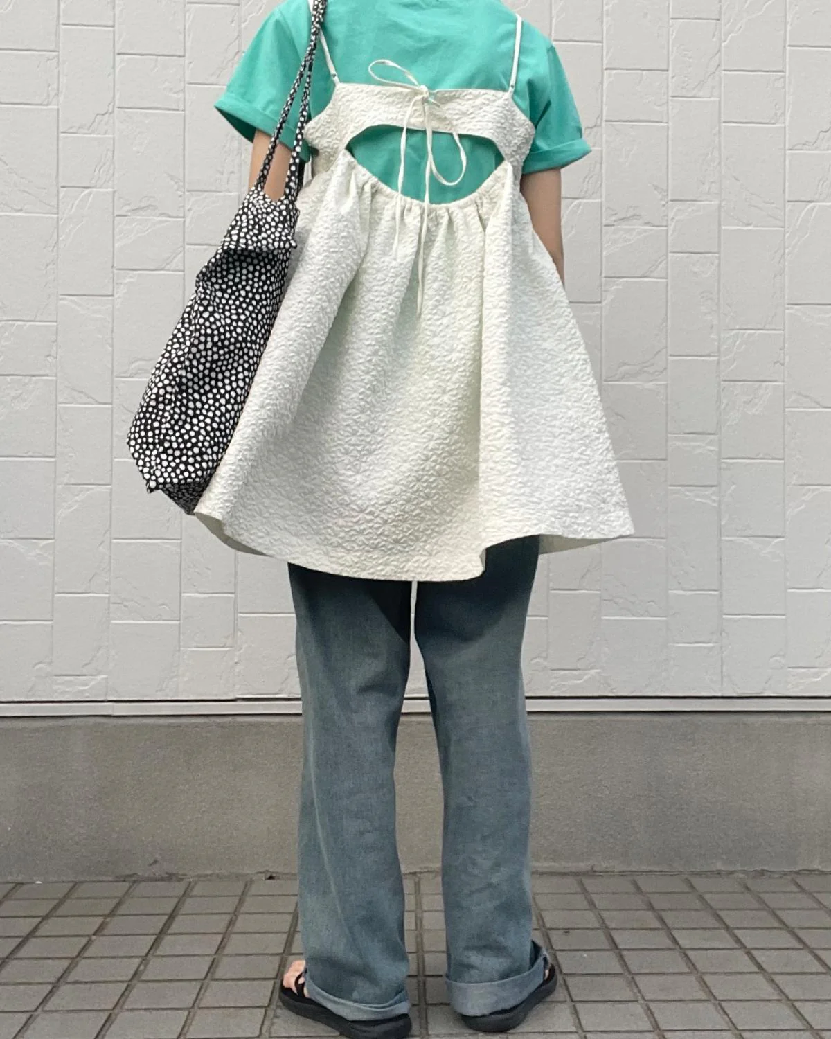 ロゴグラフィックTシャツ - Image 4