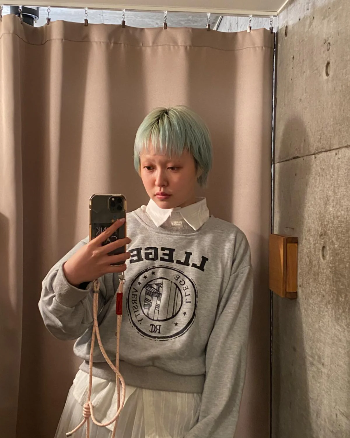 カレッジロゴプルオーバー - Image 4