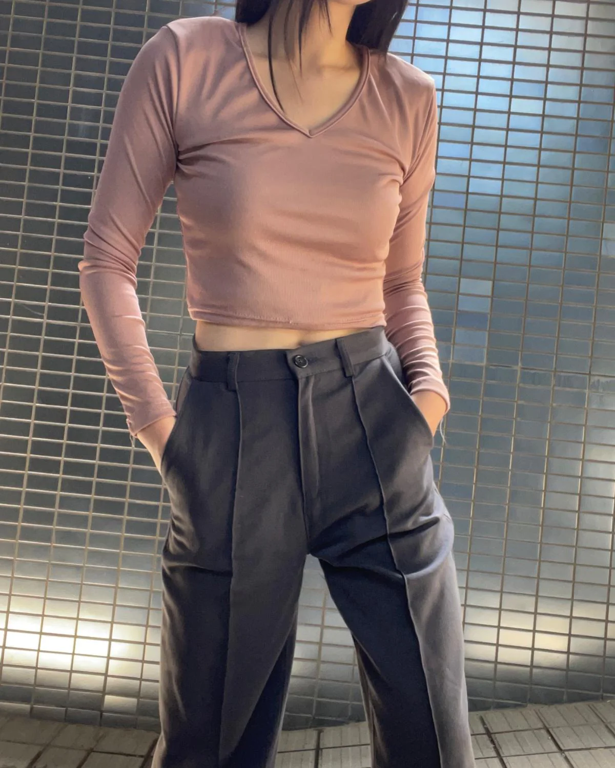 Vネックショートトップス - Image 11
