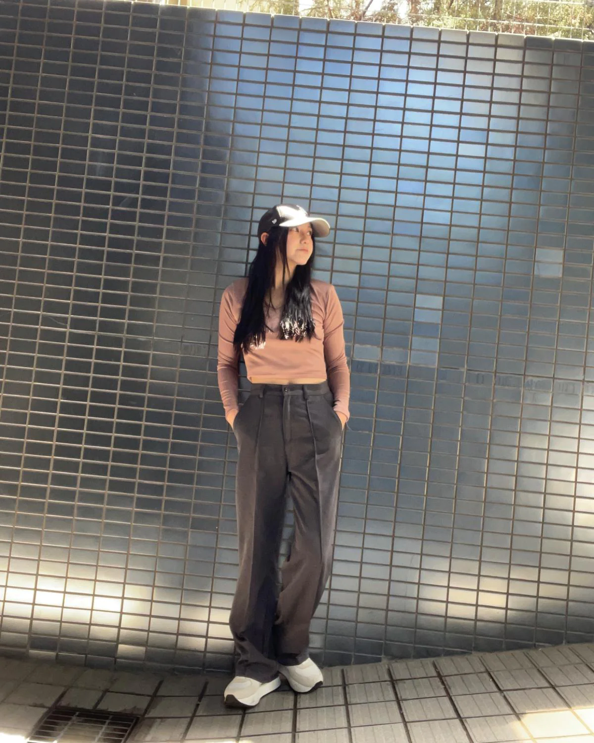 Vネックショートトップス - Image 13