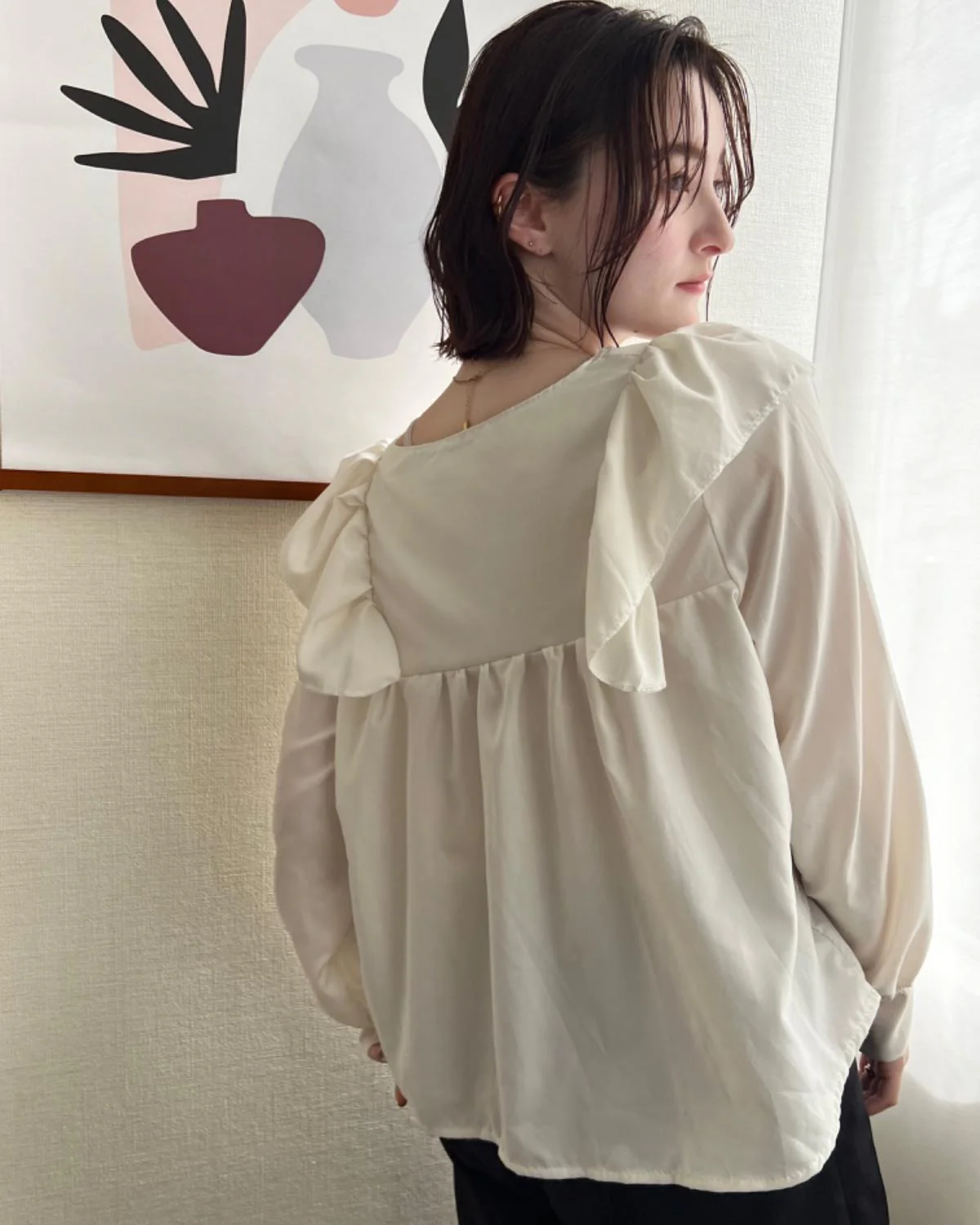 キーネックフリルブラウス - Image 3