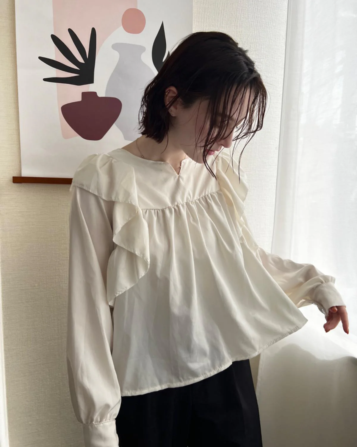 キーネックフリルブラウス - Image 5