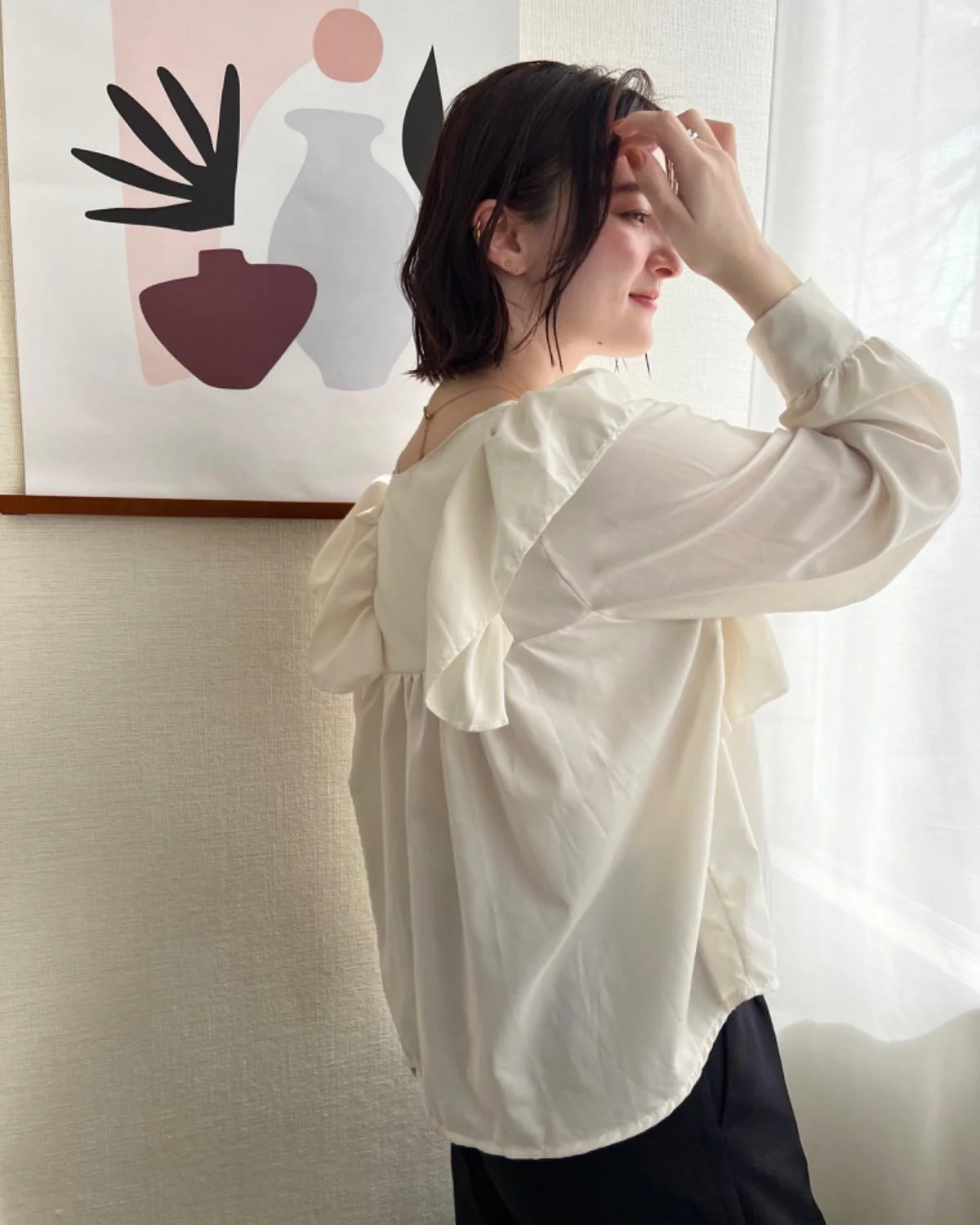 キーネックフリルブラウス - Image 9