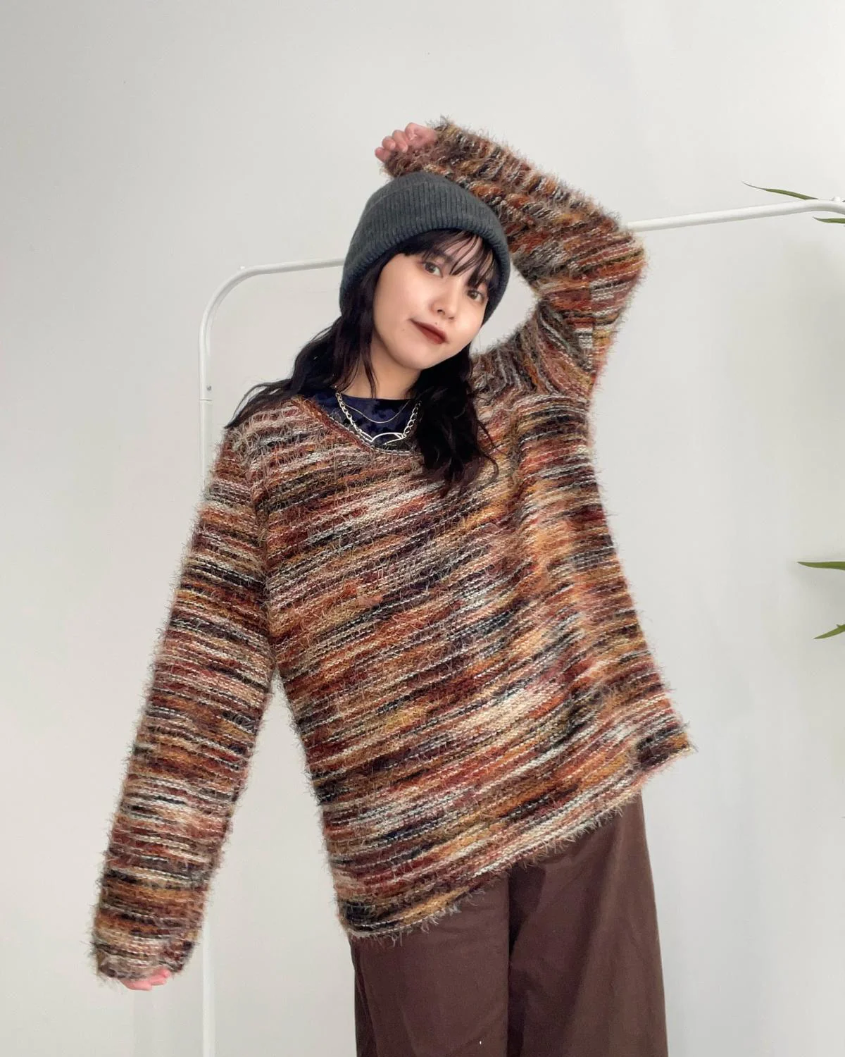 Vネックシャギーニットプルーバー - Image 7