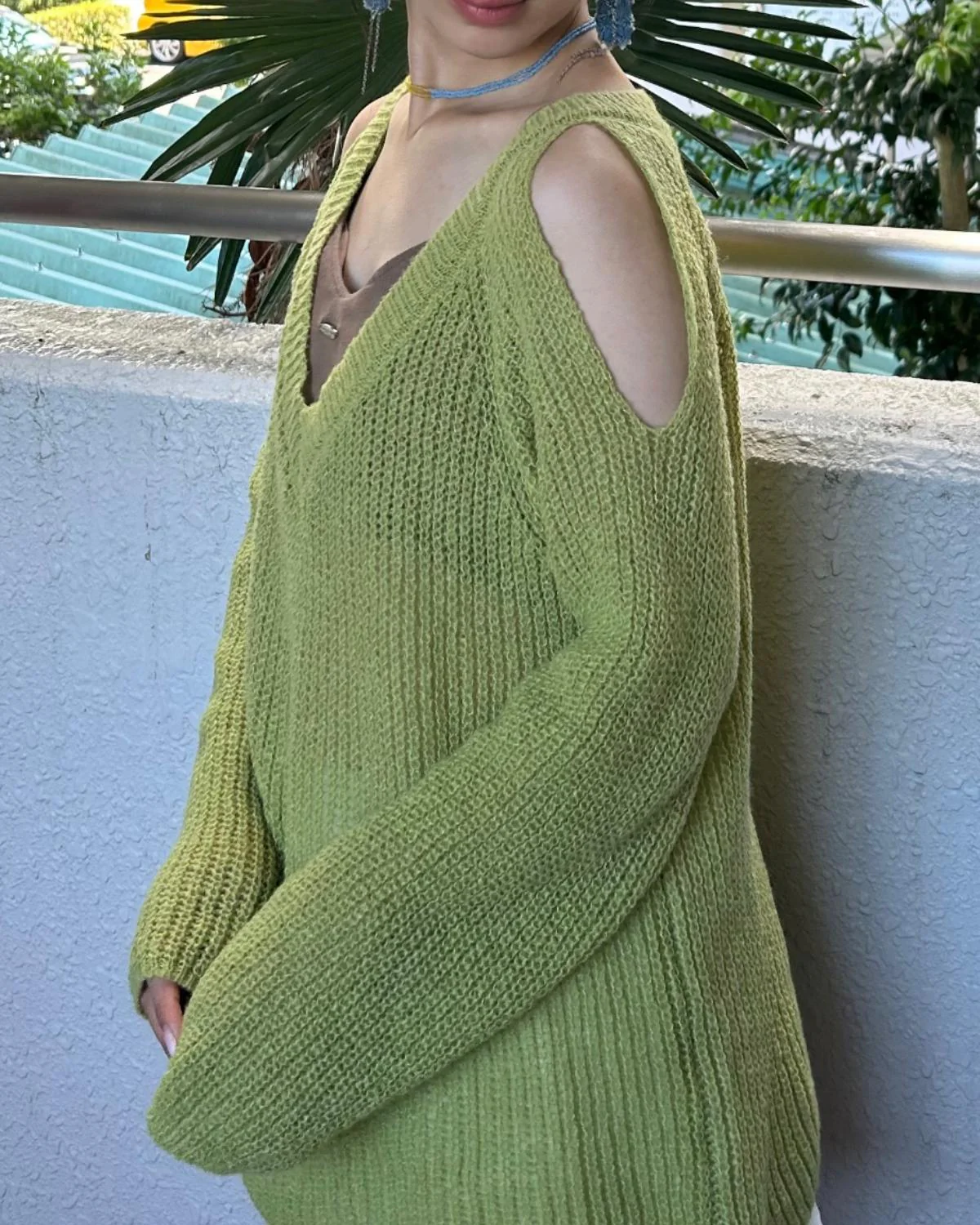 ショルダーオープンニット - Image 3