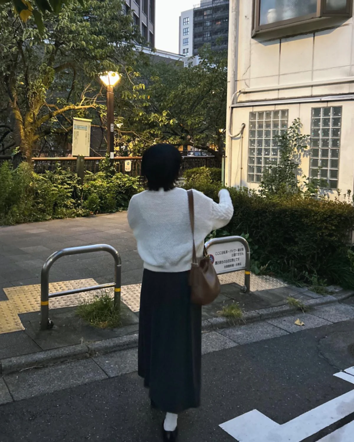 スタンダードケーブルカーディガン - Image 3