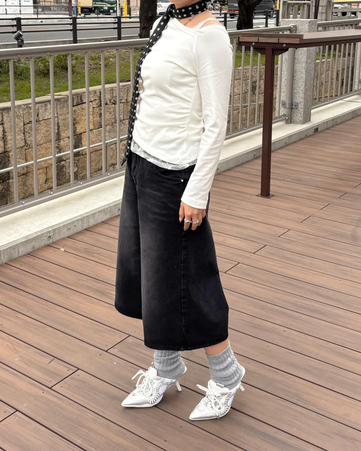 ワイドハーフデニムパンツ - Image 2