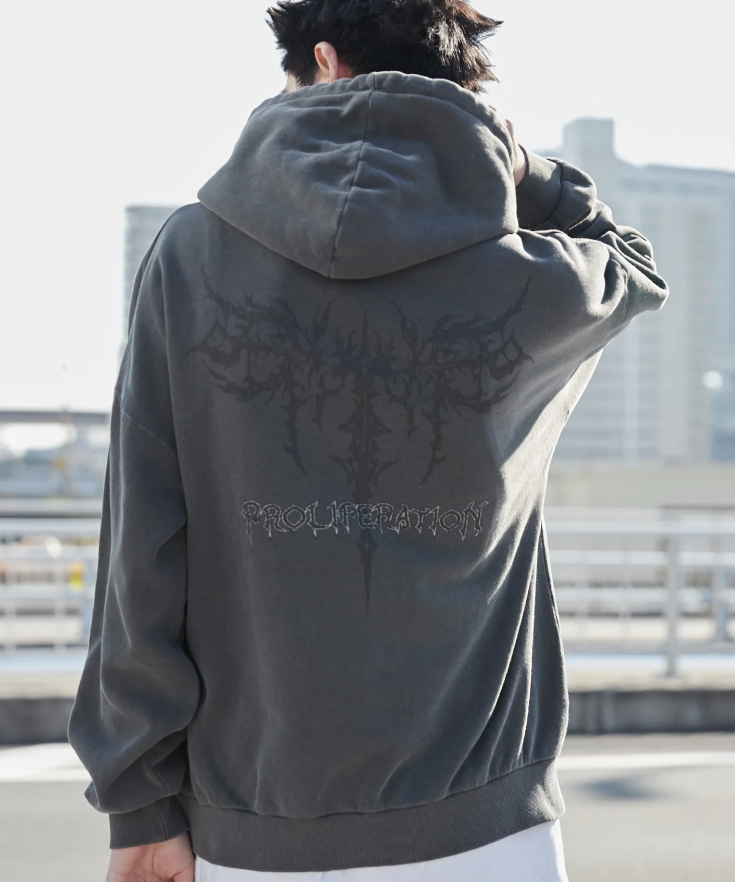 ピグメントグラフィックプルパーカー - Image 6