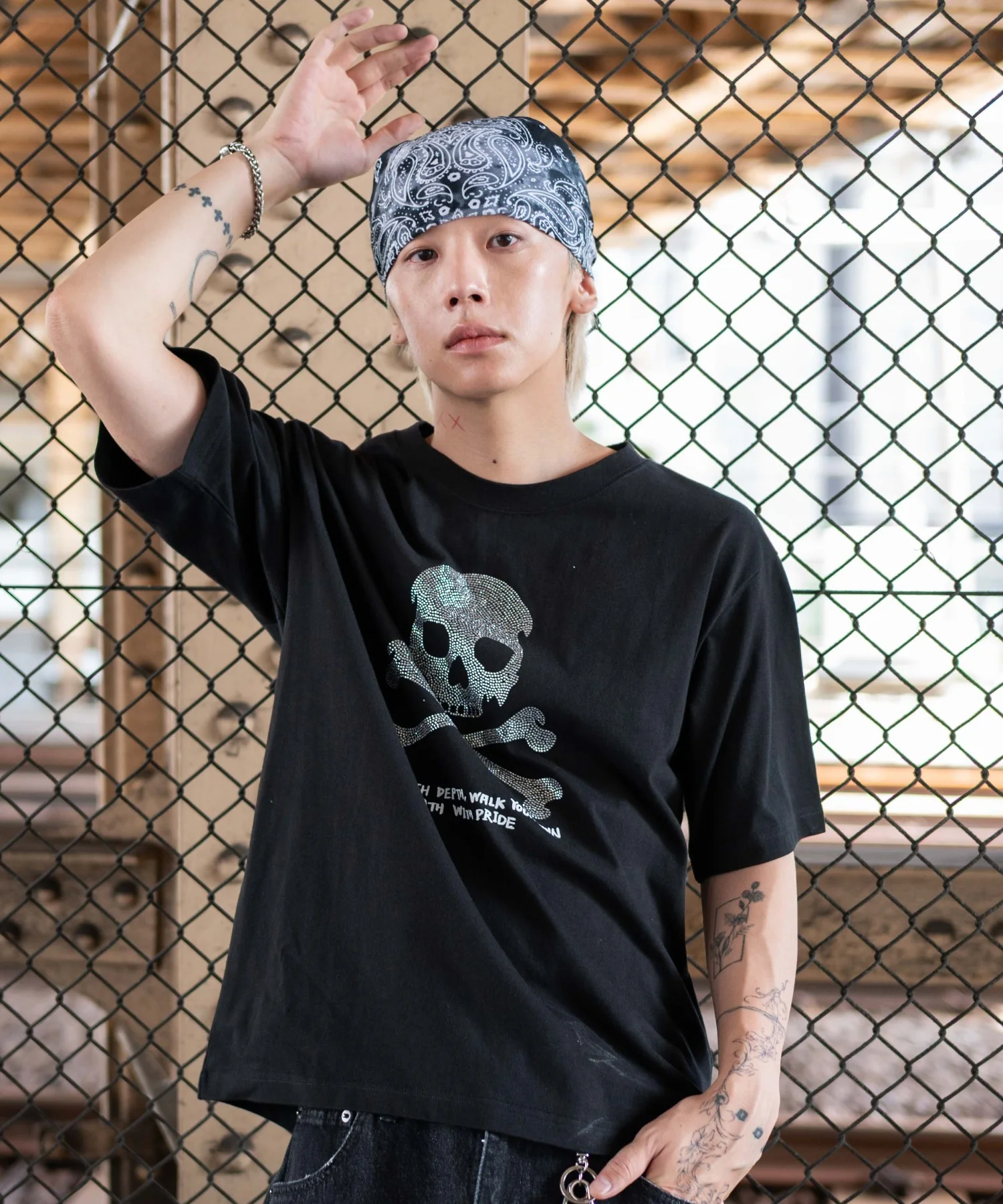 ラインストーンルーズネックT(SS) - Image 10