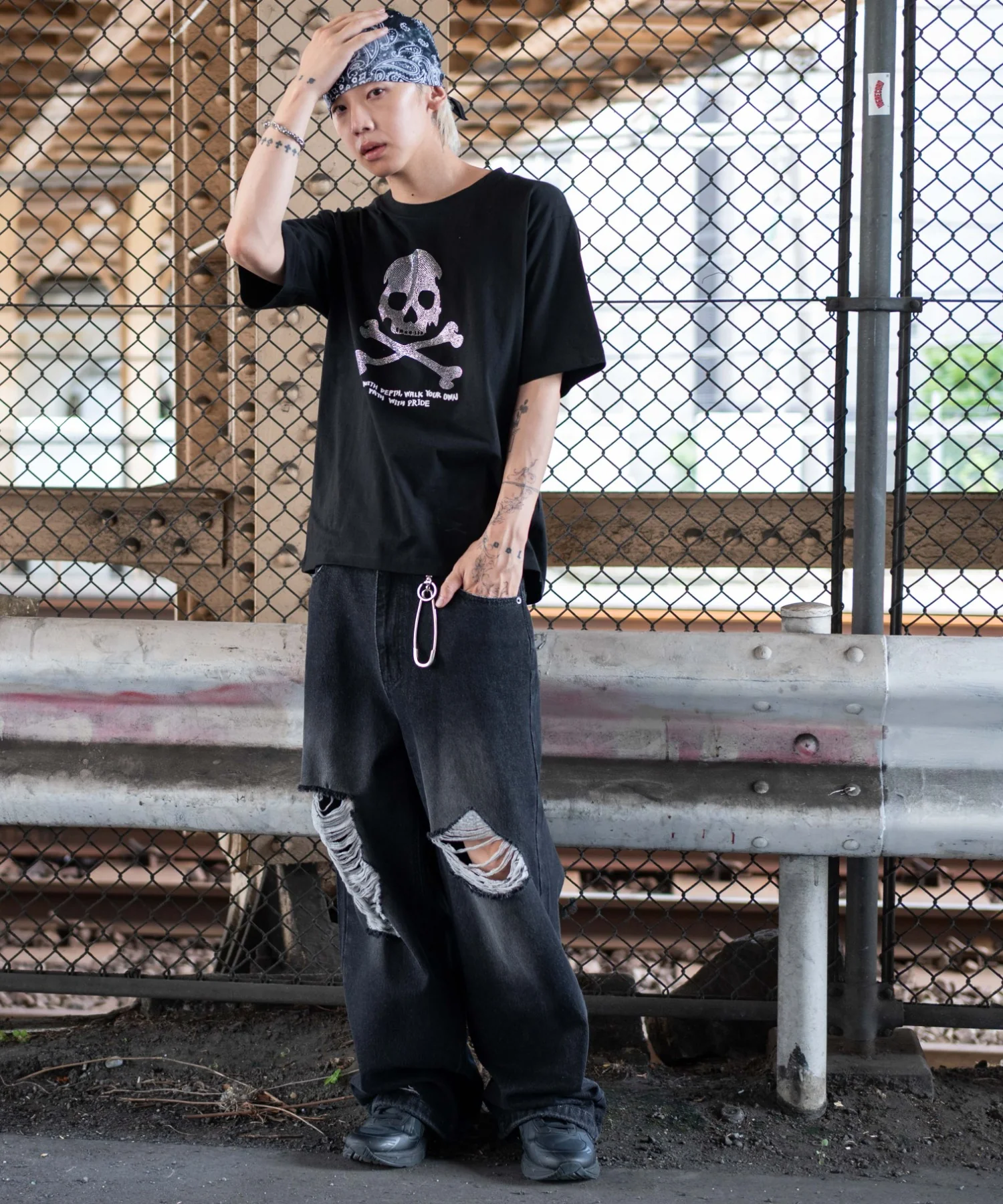 ラインストーンルーズネックT(SS) - Image 14