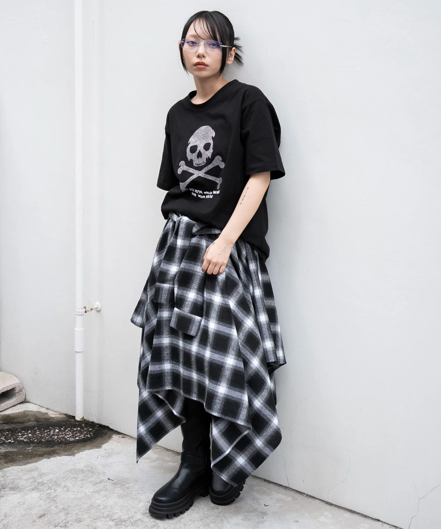 ラインストーンルーズネックT(SS) - Image 17