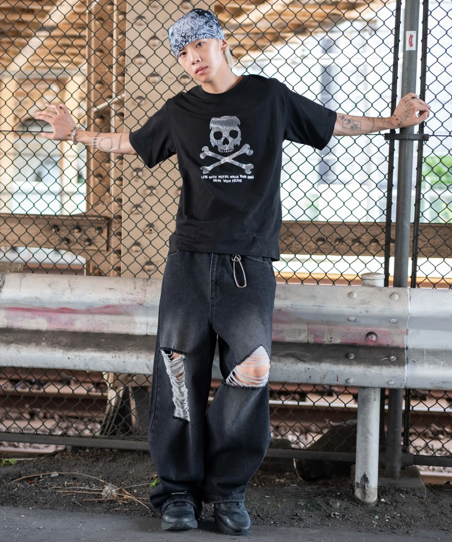ラインストーンルーズネックT(SS) - Image 3