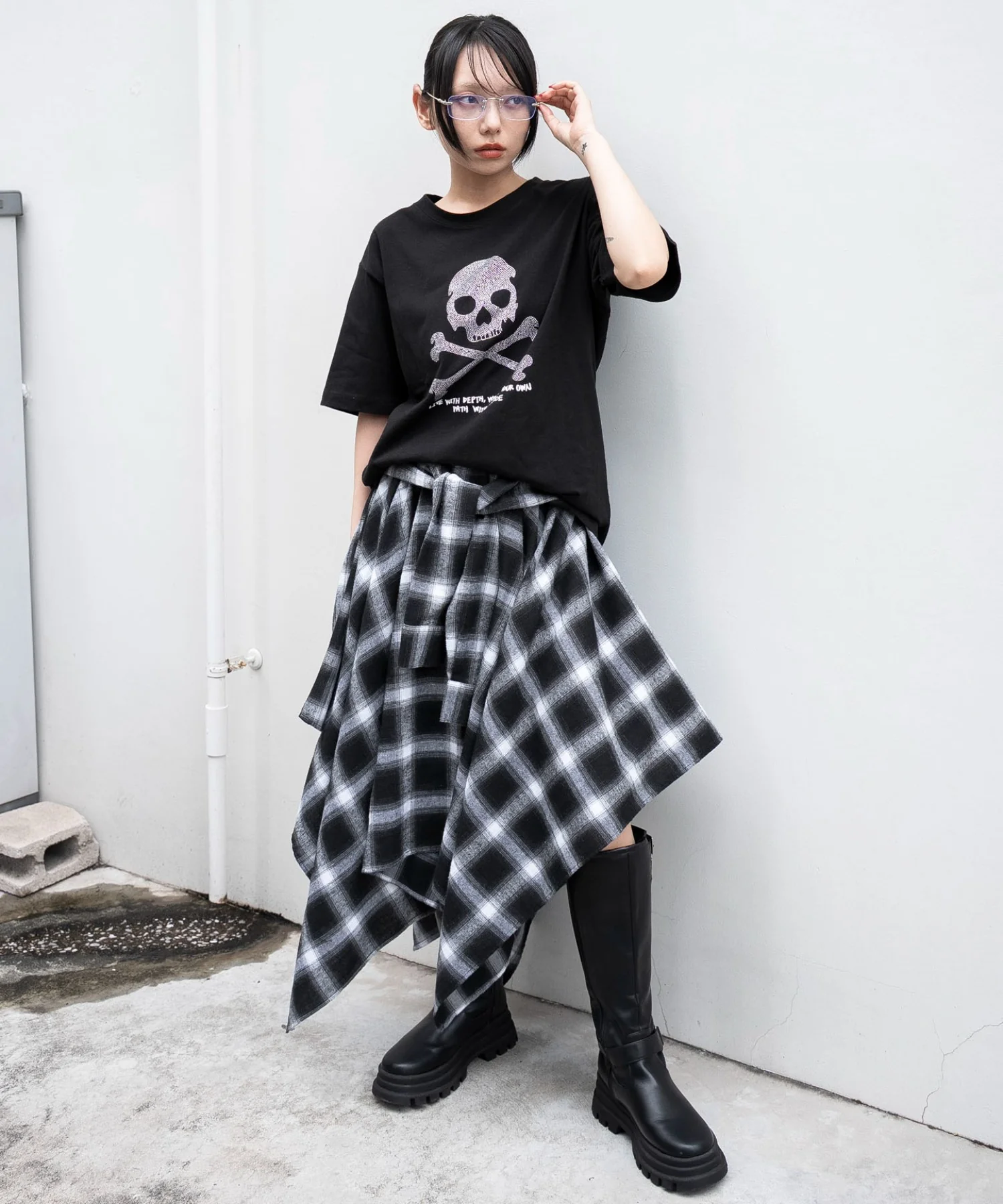 ラインストーンルーズネックT(SS) - Image 4